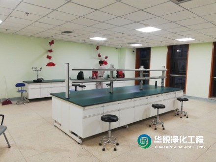 平?jīng)鰧?shí)驗(yàn)室凈化材料如何選型？墻面地面吊頂選材攻略